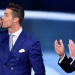 CR7 leva prêmio da Fifa pela 4ª vez, supera Ronaldo e fica a um só de Messi