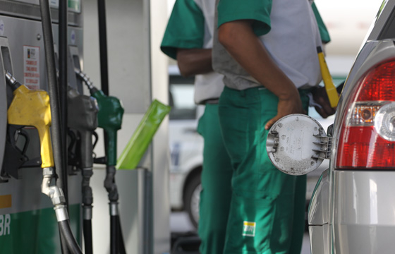 Etanol tem pior relação mensal com gasolina em dezembro