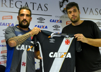 Ex-ídolo do Vitória é apresentado no Vasco da Gama