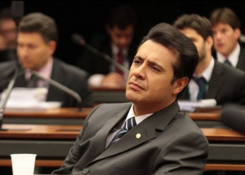 Deputado Marcelo Aguiar quer proibir vídeos pornô na internet para evitar masturbação, diz jornal