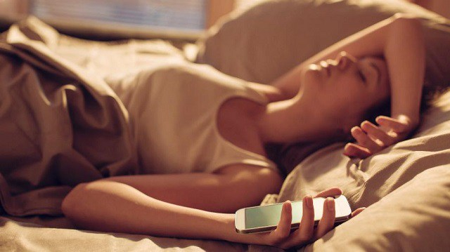 Enrolar para sair da cama pode ser sinal de inteligência, diz estudo