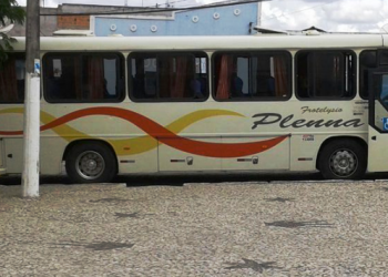 Ônibus que transportava passageiros de Feira para Ichu é saqueado