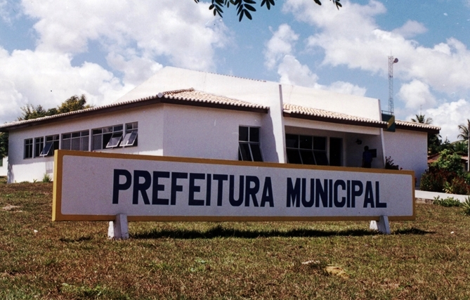 “Tudo em casa II” – Prefeito de Biritinga nomeia genro e duas filhas para ocuparem secretarias