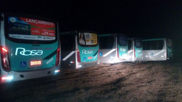 Alvos de ação judicial, 51 ônibus somem de garagem em Feira de Santana e são encontrados em fazenda na cidade de Serrinha
