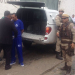 Preso com quase 300 kg de drogas, vereador toma posse algemado
