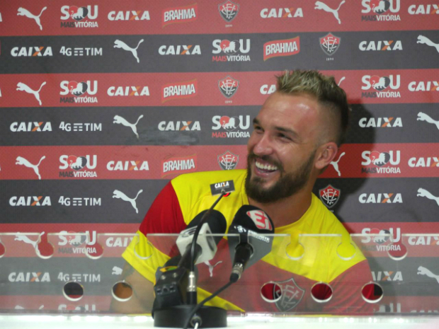 Willian Farias fala sobre Marinho: ‘Vitória vai parar porque ele não tá aqui? Pego minha chuteira e vou embora’