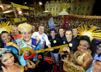 Após três dias de festa, Carnaval é aberto oficialmente em Salvador