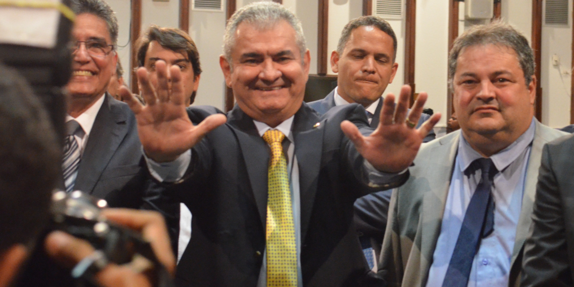 Depois de dez anos Marcelo Nilo deixa a presidência e Ângelo Coronel assume o comando do poder legislativo da Bahia