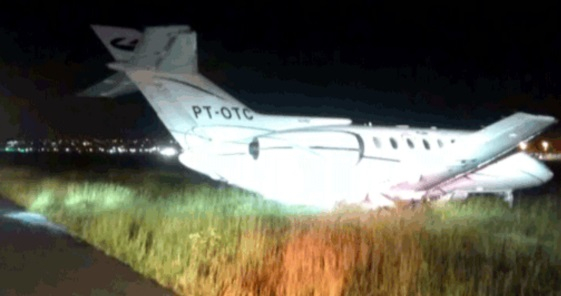 Avião com Aécio Neves faz pouso de emergência em SP