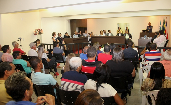 Capela – Com a presença de quatro deputados, prefeito e vice  Câmara Municipal, inicia os trabalhos legislativos 2017