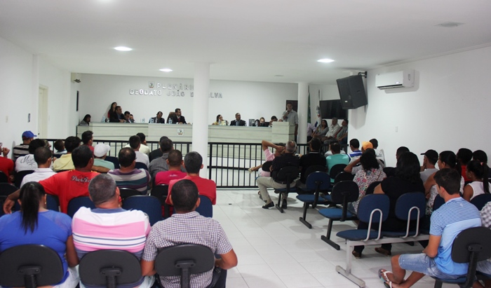 Com a presença do prefeito e do vice, trabalho do legislativo é aberto em Retirolândia