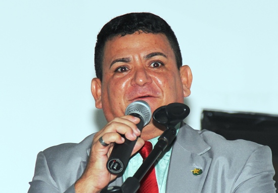 Com a presença do prefeito e do vice, trabalho do legislativo é aberto em Retirolândia