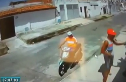 CE – Homem sem um olho e colega sem perna são suspeitos de assalto