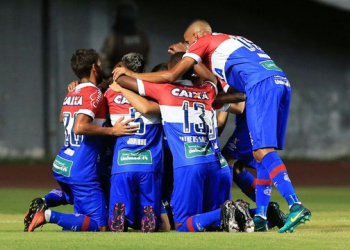 Bahia vence xará de Feira de Santana por 6 a 0 e assume liderança do Baianão