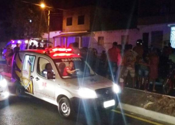 Coité – Motorista fica ferido depois de capotar veículo na Avenida Otacílio Gonçalves