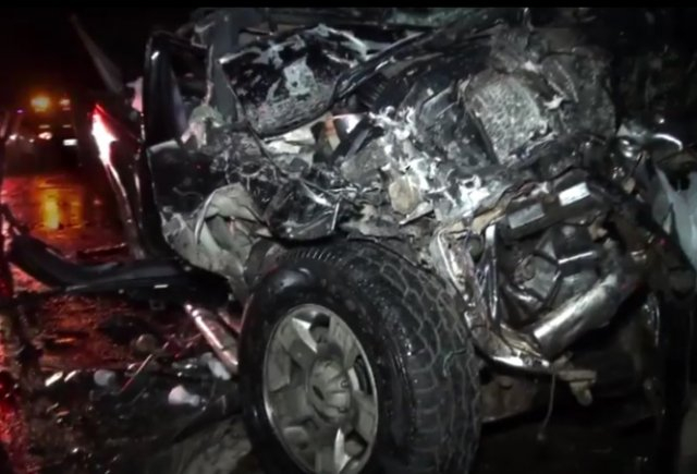 Duas mulheres morrem em acidente entre carro e carreta na BR-324