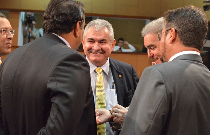 Depois de dez anos Marcelo Nilo deixa a presidência e Ângelo Coronel assume o comando do poder legislativo da Bahia