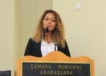 SP- Vereadora se recusa ler a Bíblia e gera polêmica na Câmara de Araraquara