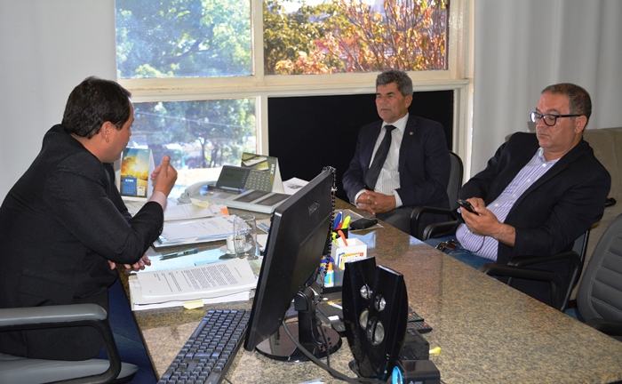 Deputado Gika Lopes solicita implantação de escola pública de trânsito em Serrinha e uma Retran para Araci