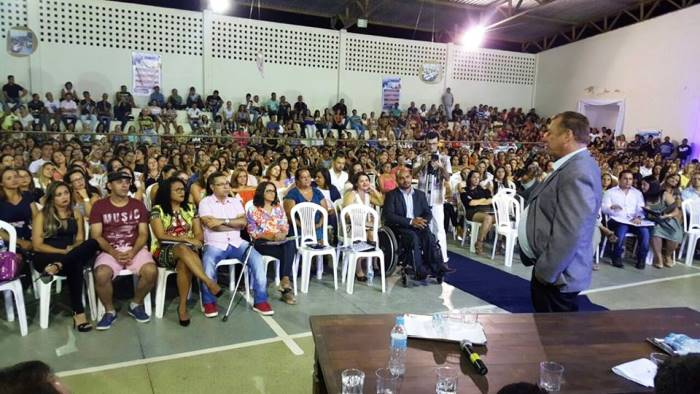 Tucano: professores abandonam Jornada Pedagógica depois de prefeito cortar direitos e não pagar salário