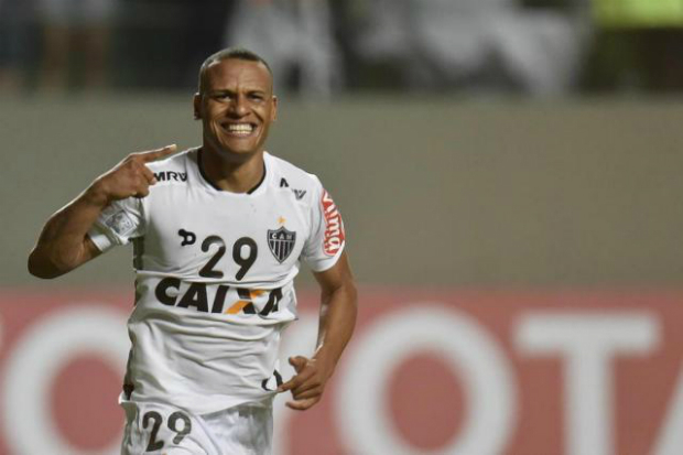 Lateral Patric chega à Toca do Leão nesta quinta-feira