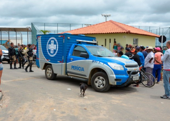 Menina de 13 anos morre após ser baleada pelo namorado
