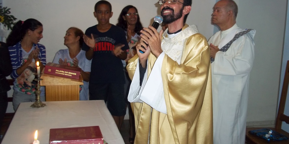 Depois de 04 anos de trabalho, padre Alessandro deixa a paróquia de Riachão do Jacuípe  