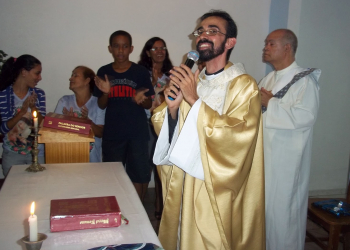 Depois de 04 anos de trabalho, padre Alessandro deixa a paróquia de Riachão do Jacuípe  