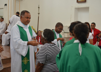 Paróquias de Ichu e Santa Bárbara têm novos padres