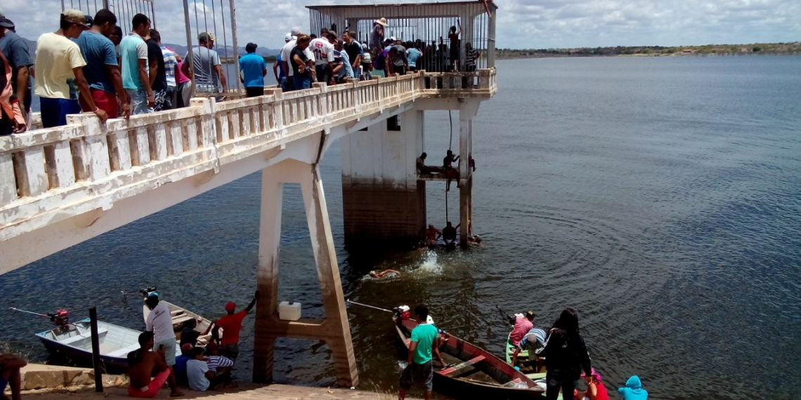 Manifestantes fecham comportas de açude de Itiúba que abastecia Santaluz e Queimadas; DNOCS pede apoio da Polícia Federal (atualizada)