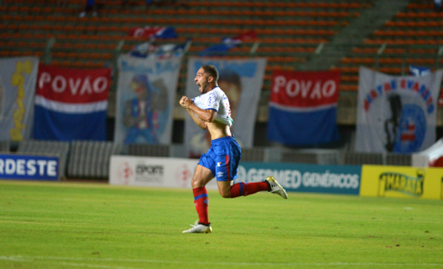 Nordestão – Com gols de Regis e Hernane, Bahia vence Moto Club e assume liderança