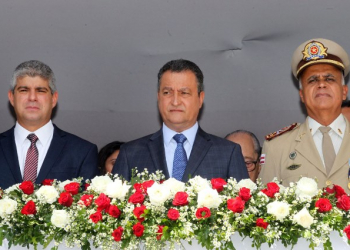 Em aniversário da PM, Rui anuncia modernização de promoções para policiais