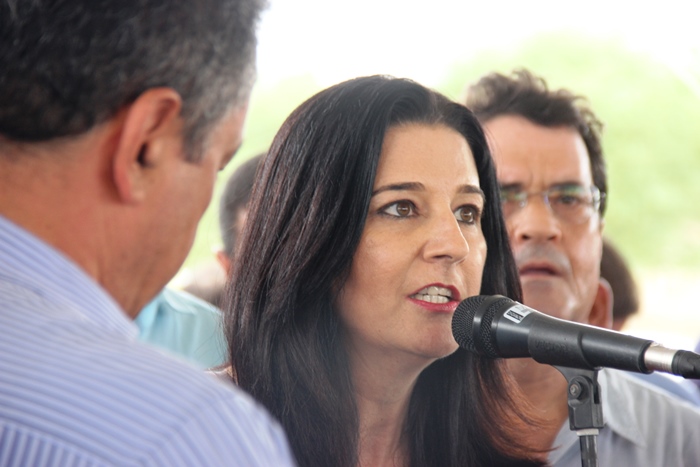 Queimadas – Rui Costa supervisiona sistema de abastecimento d’água e assina ordem de serviço para recuperação de trecho da BA 120