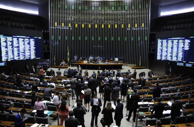 Deputados aprovam criação de documento único para identificação nacional