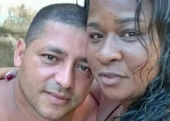 RJ: jovem descobre morte da mãe por foto em rede social e pai confessa o crime