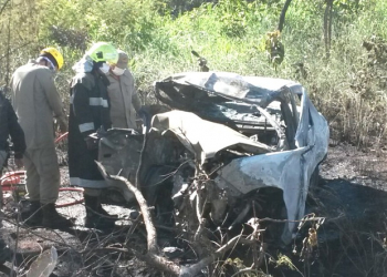 GO – Acidente entre dois carros deixa nove pessoas mortas na BR-020
