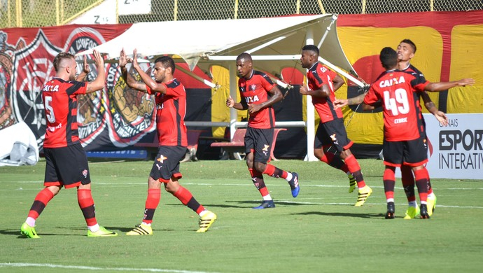 Vitória aproveita falhas do América-RN e assume liderança do Grupo E