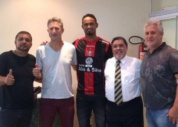 Após contratar goleiro Bruno, Boa Esporte perde primeiro patrocinador