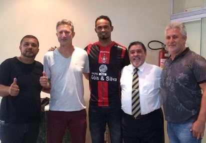 Após contratar goleiro Bruno, Boa Esporte perde primeiro patrocinador