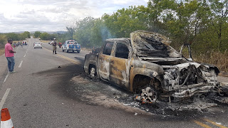 Jacobina: Colisão entre carro e moto deixa um morto na BR 324, no acesso para Caém
