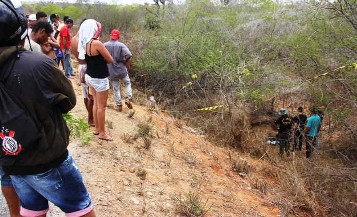 Criança de 6 anos morre e mãe fica ferida em acidente de moto na BA 411 (atualizada às 13h)