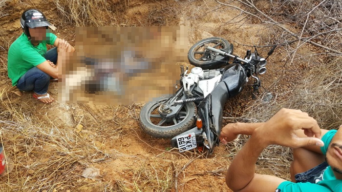 Criança de 6 anos morre e mãe fica ferida em acidente de moto na BA 411 (atualizada às 13h)