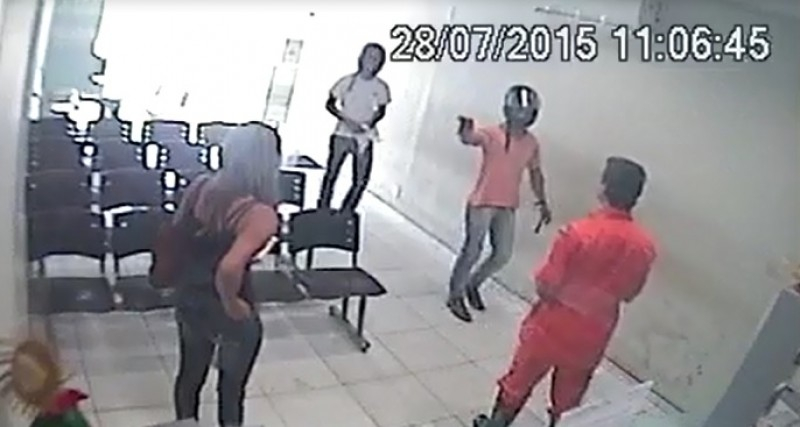 Lomanto Jr. comemora promulgação de lei que, proíbe uso de capacete em estabelecimentos