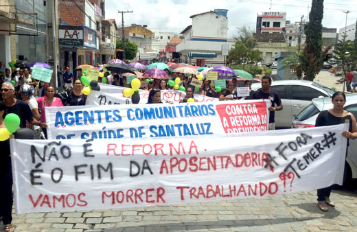 Protesto contra reforma da Previdência é realizado em Santaluz
