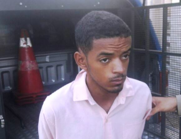 Jovem com mandado de prisão em Riachão é preso em Coité. O mesmo é suspeito de assaltar Colégio Olgarina