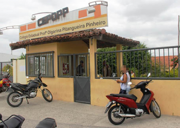 Coité – Bandidos invadem salas de aula e roubam celulares de professores e alunos