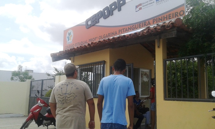 Coité – Traumatizados depois de assaltados em sala de aula, dois alunos pediram transferência do Olgarina