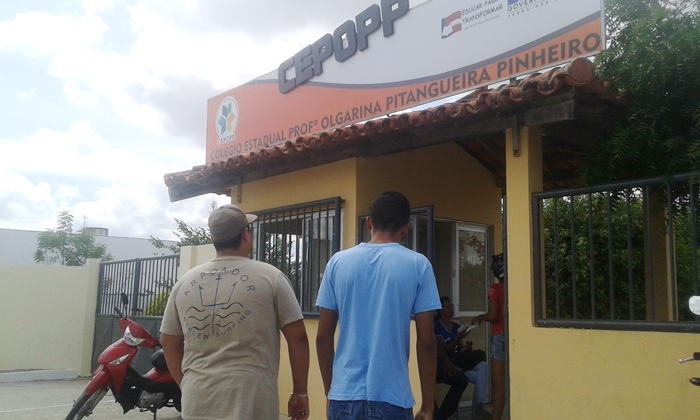 Coité – Traumatizados depois de assaltados em sala de aula, dois alunos pediram transferência do Olgarina