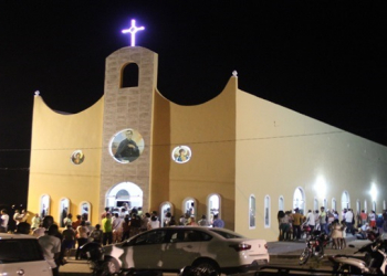 Riachão do Jacuípe – Capela do Bem Aventurado Justino é inaugurada dois dias antes de padre Alessandro deixar Paróquia