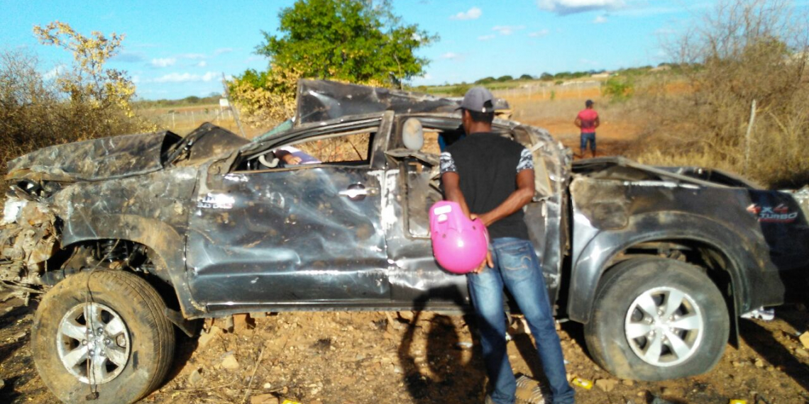 Capotamento de Hilux mata duas pessoas e deixa outras duas gravemente feridas